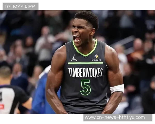 爱德华兹精彩突破拉杆换手上篮展现超强观赏性引发全场欢呼 爱德华兹精彩突破拉杆换手上篮展现超强观赏性引发全场欢呼