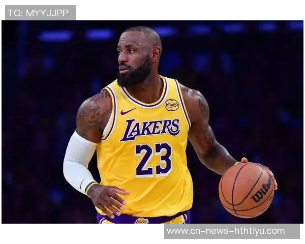 詹姆斯依然能完成左手换手拉杆上篮的精彩瞬间让我大吃一惊