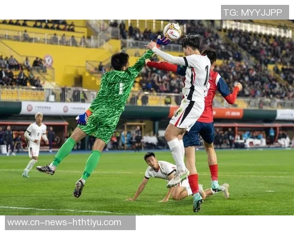 广东队逆转中国香港姜至鹏禁区小角度射门精彩破门助力胜利